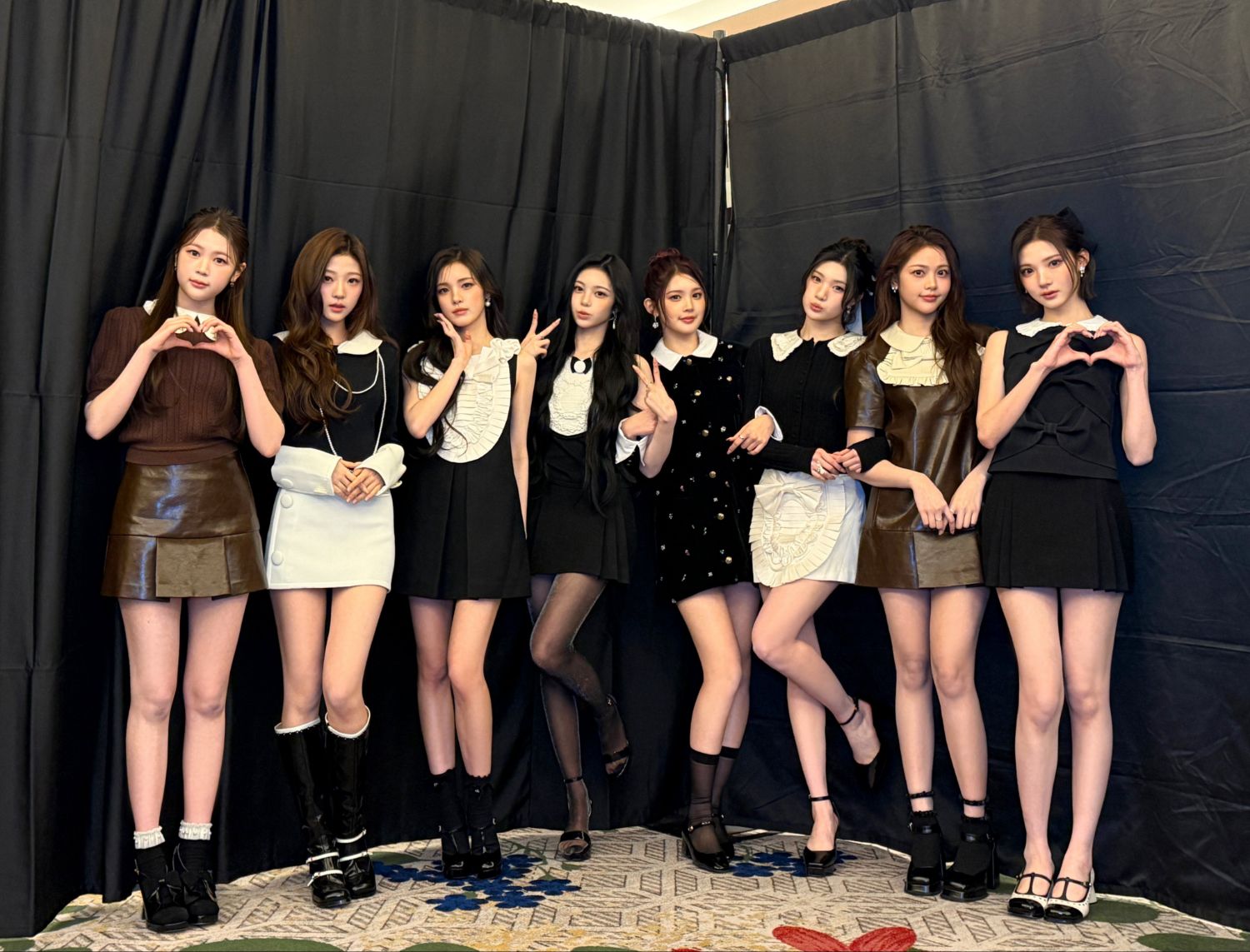 A moment captured by Hearts2Hearts's fan