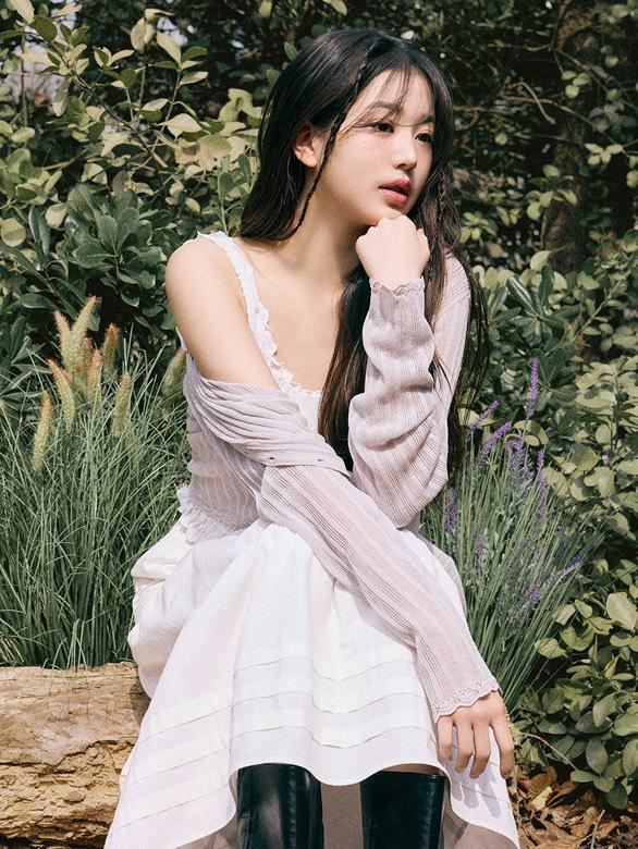 A moment captured by Jang Wonyoung (IVE)'s fan