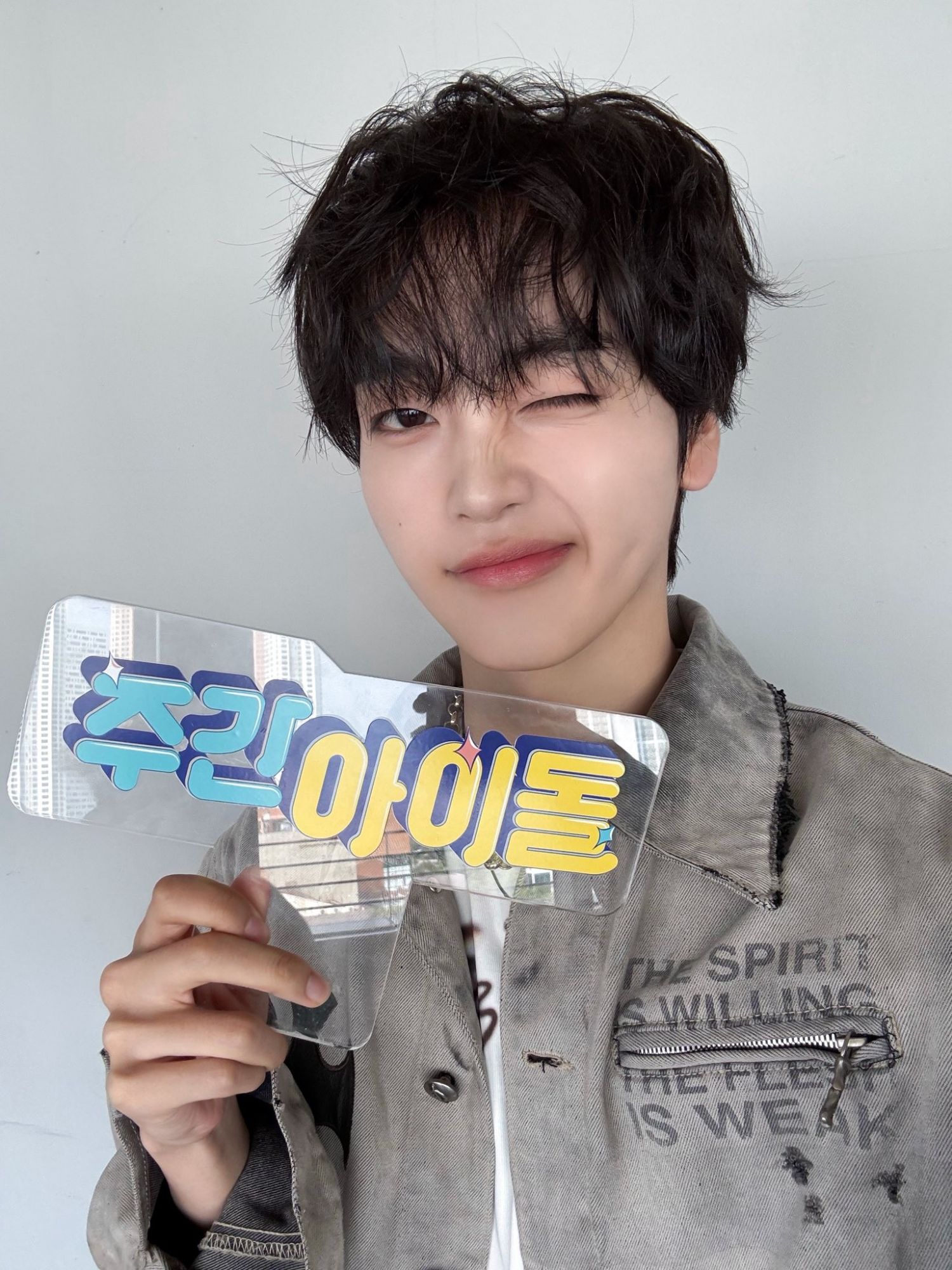 Recent activity shot of Hyeongjun (CRAVITY)
