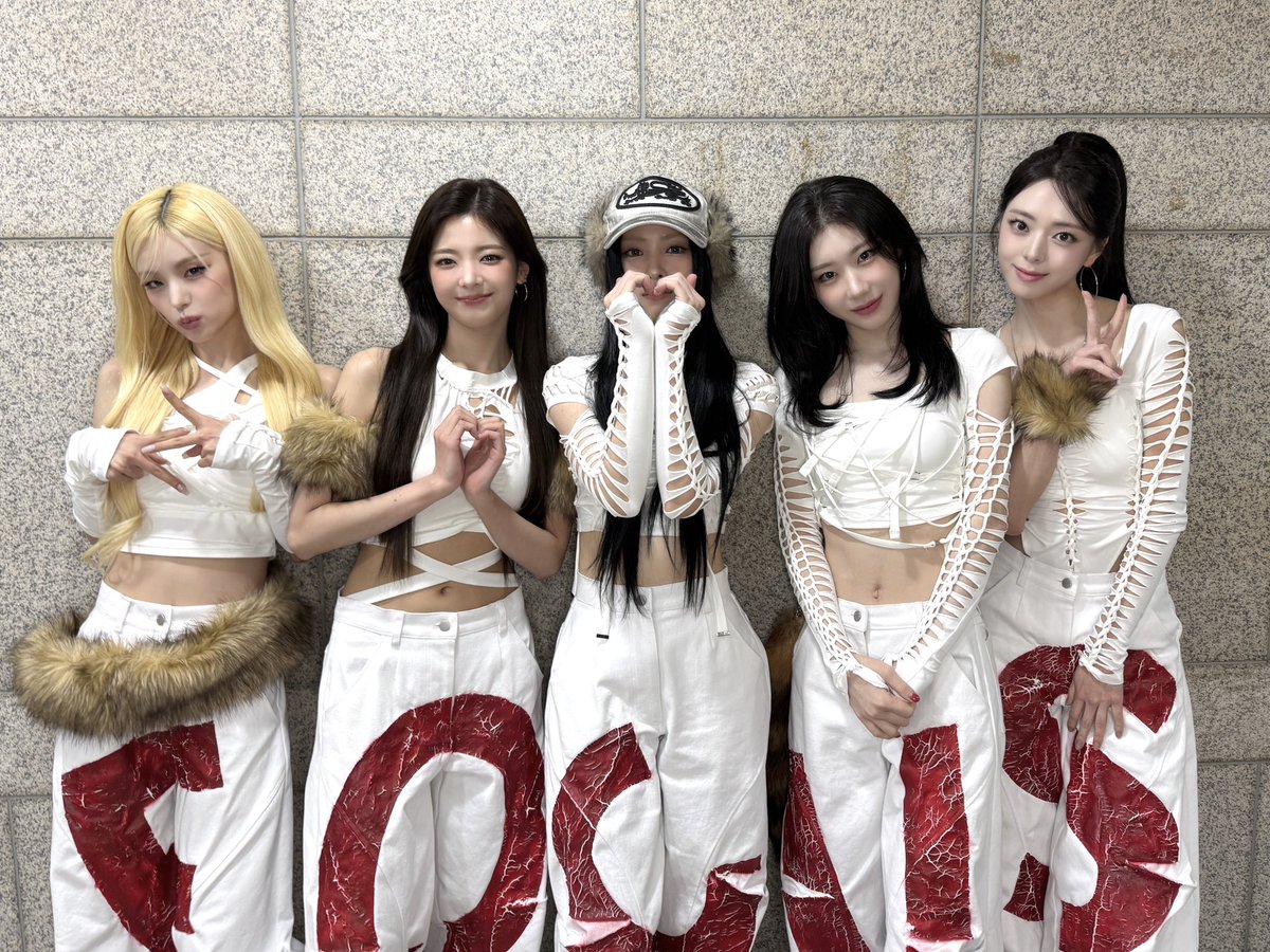 ITZY의 비하인드 컷