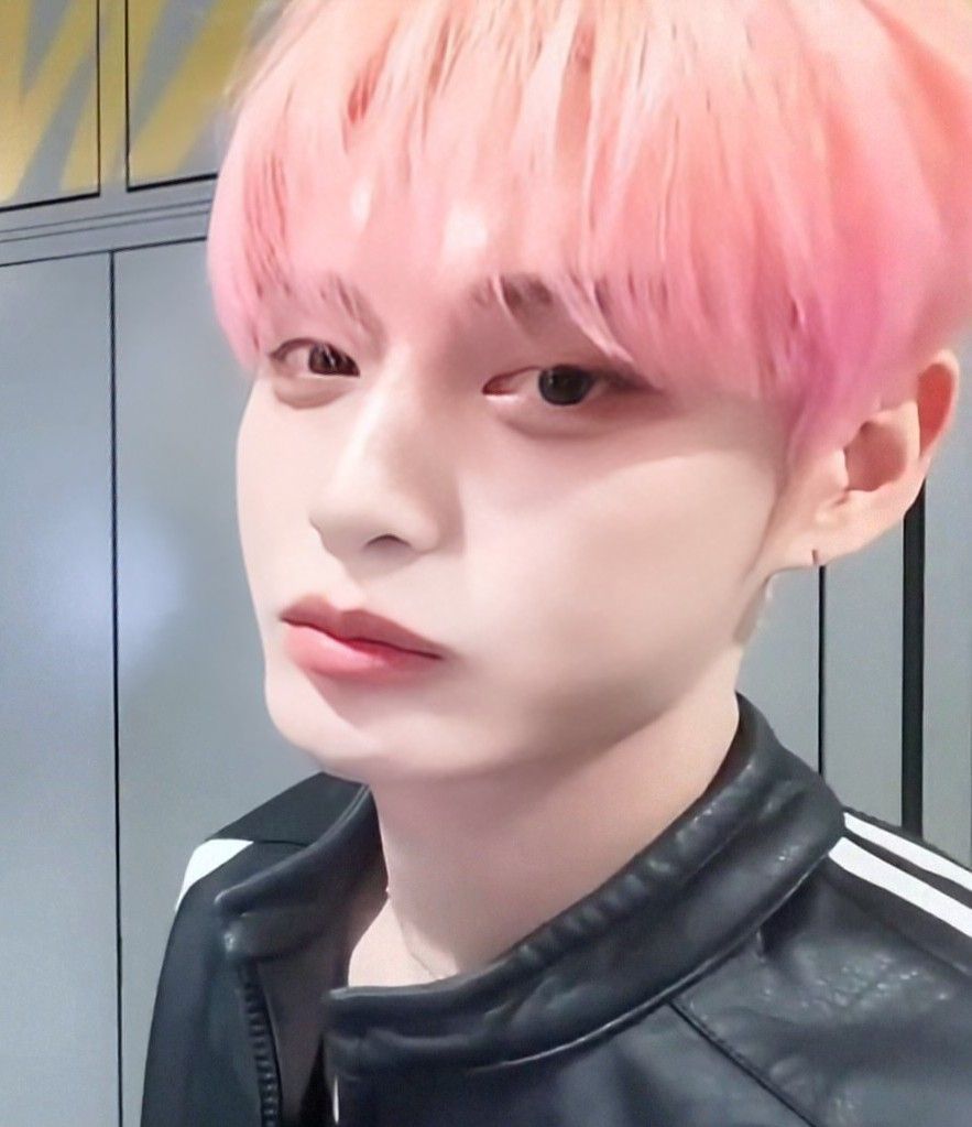 金地雄 (ZEROBASEONE)粉丝拍下的瞬间