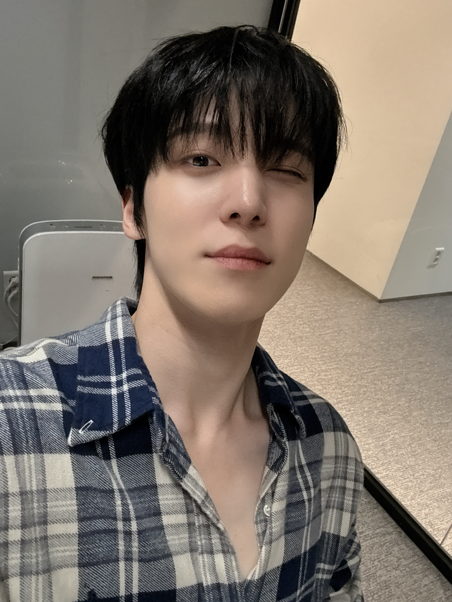 Behind-the-scenes cut of Yunho (ATEEZ)