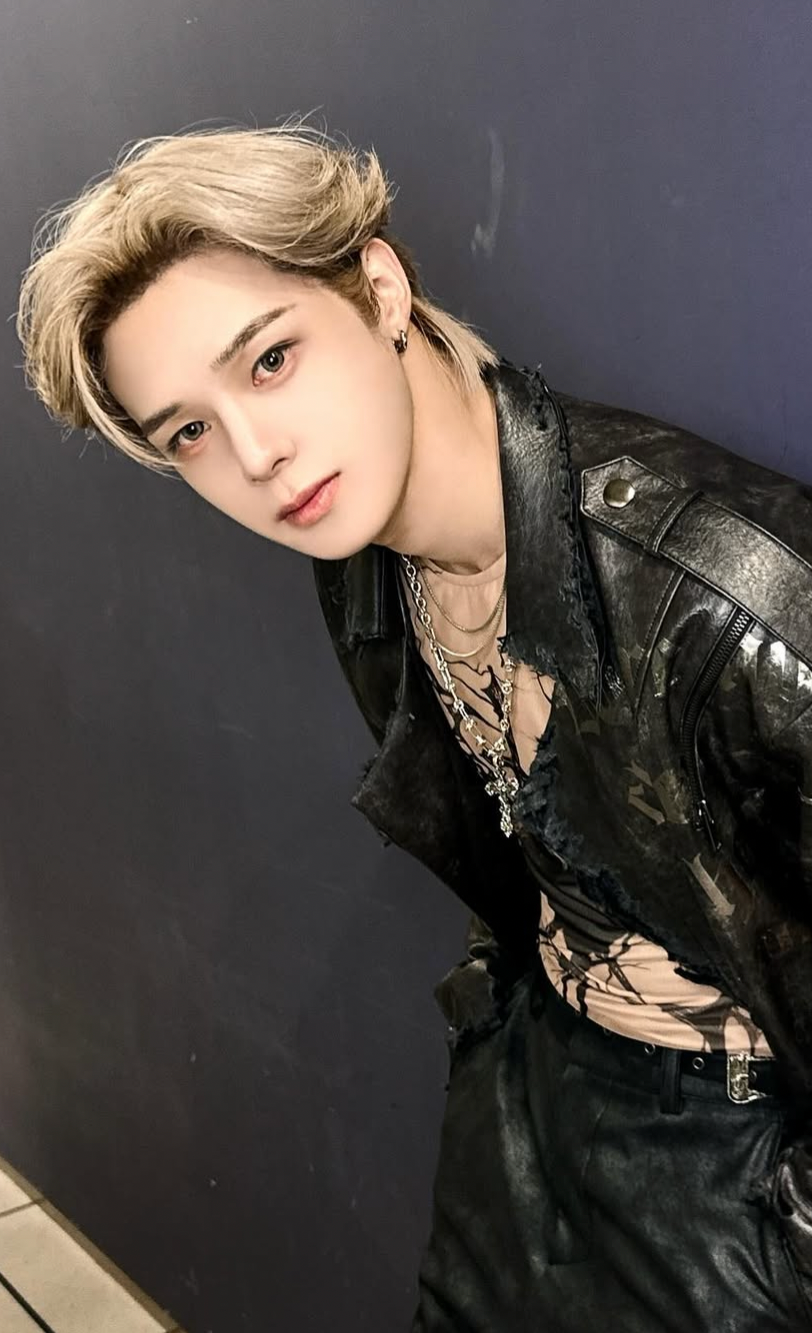 Behind-the-scenes cut of K (&TEAM)