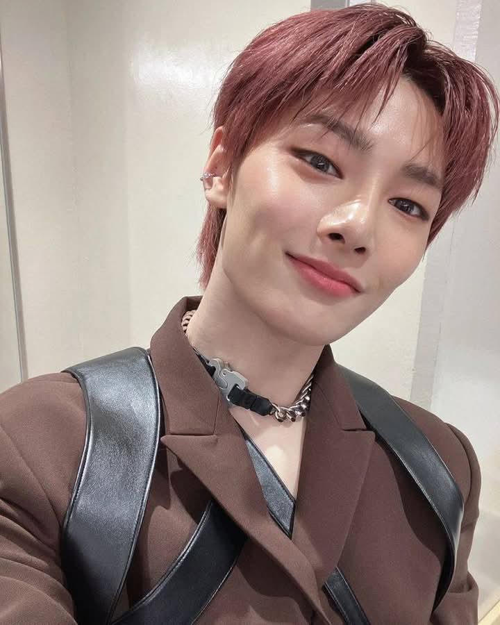 Behind-the-scenes cut of I.N (Stray Kids)