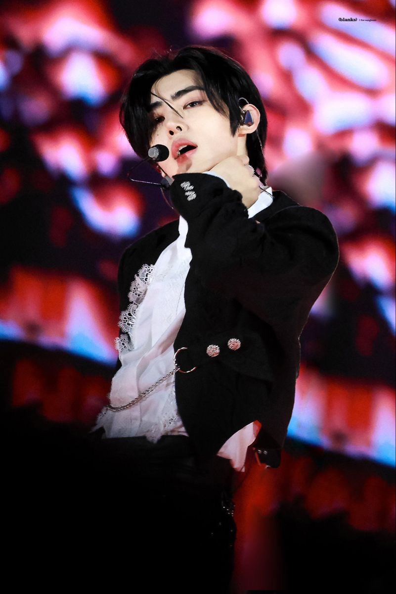 Recent activity shot of Sunghoon (ENHYPEN)