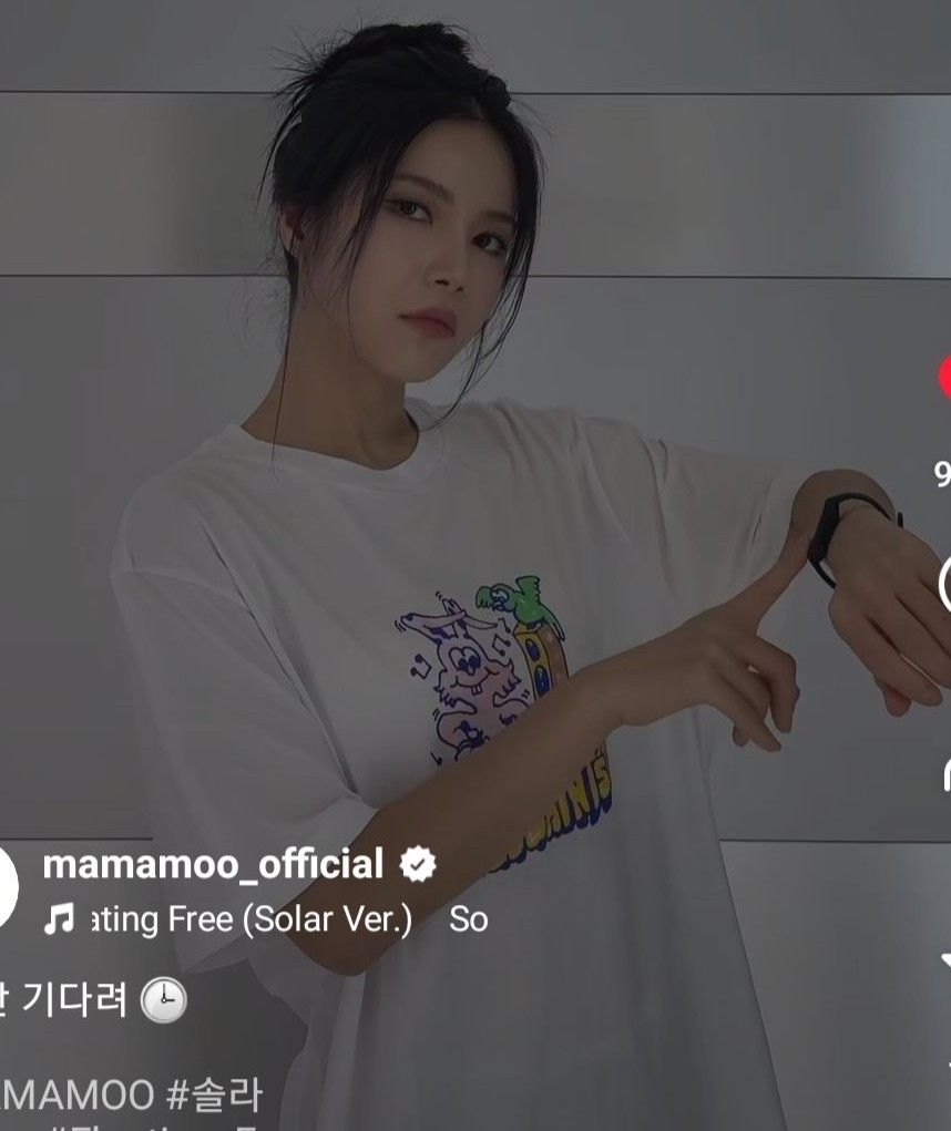 A moment captured by Solar (MAMAMOO)'s fan