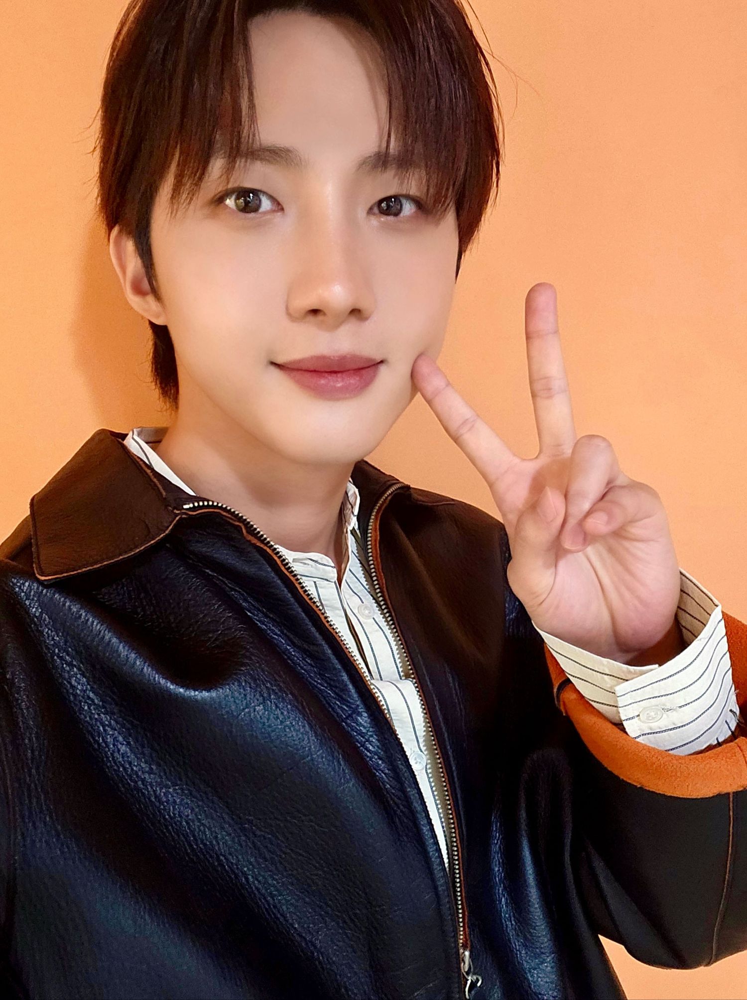Behind-the-scenes cut of Hui (PENTAGON)
