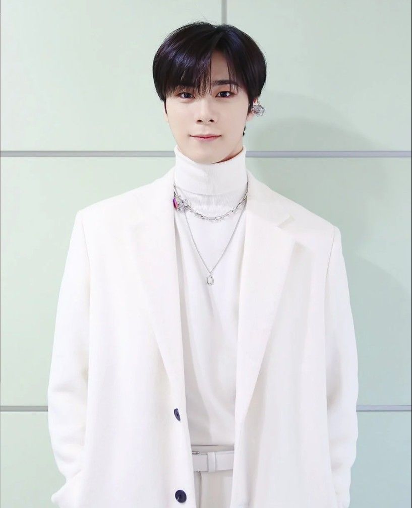 Latest photo of Moonbin (ASTRO)