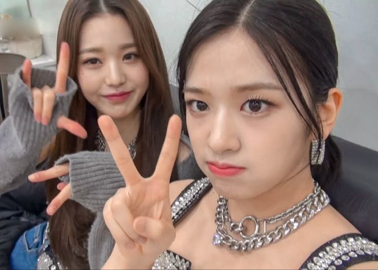 Behind-the-scenes cut of Jang Wonyoung (IVE)
