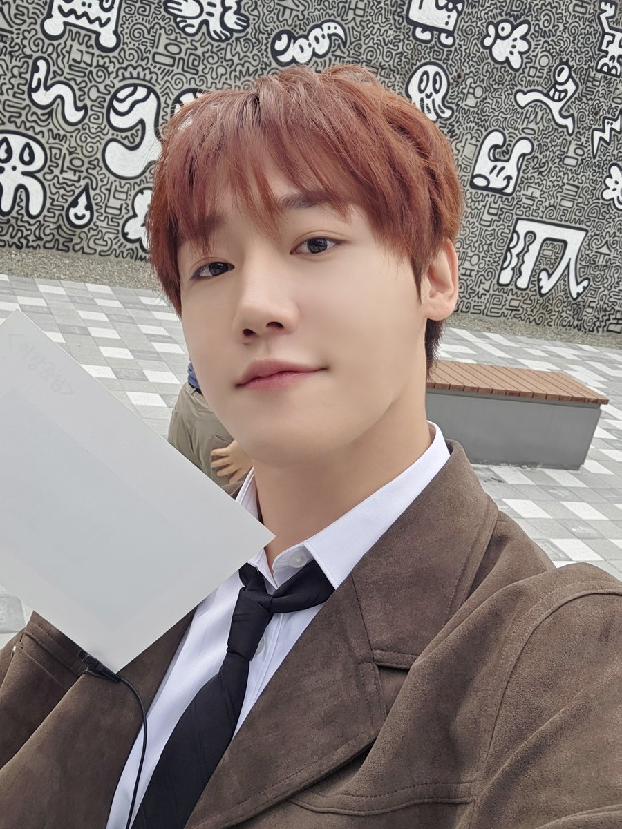 Behind-the-scenes cut of GoldenChild