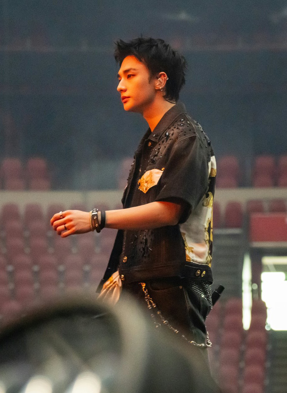 Latest photo of Hyunjin (Stray Kids)