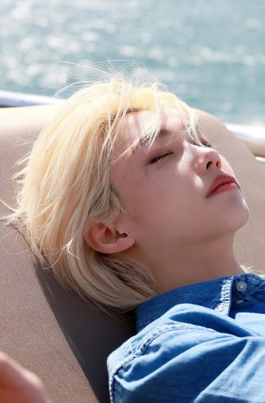 Foto terbaru Felix (Stray Kids)