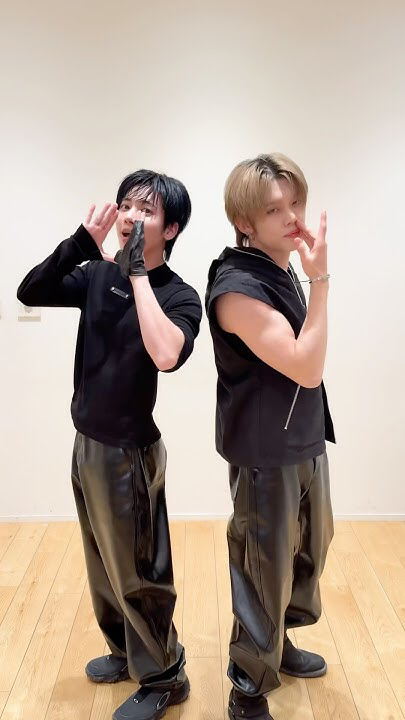 然竣 (TOMORROW X TOGETHER)的幕后花絮