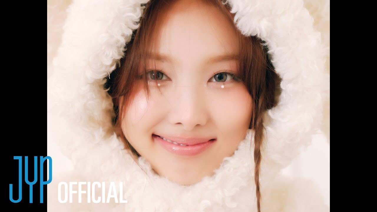 A moment captured by Nayeon (TWICE)'s fan