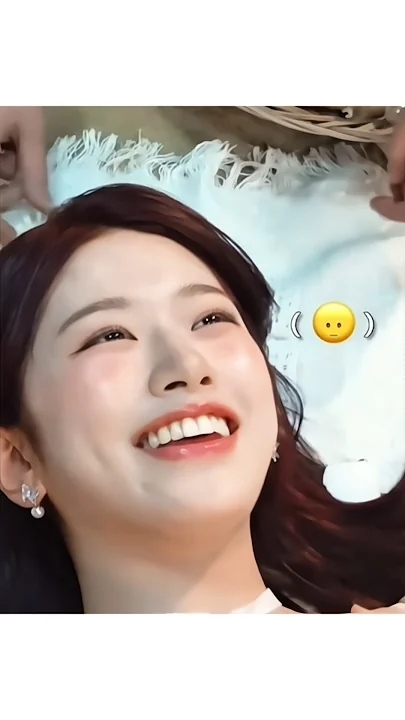 A moment captured by An Yujin (IVE)'s fan