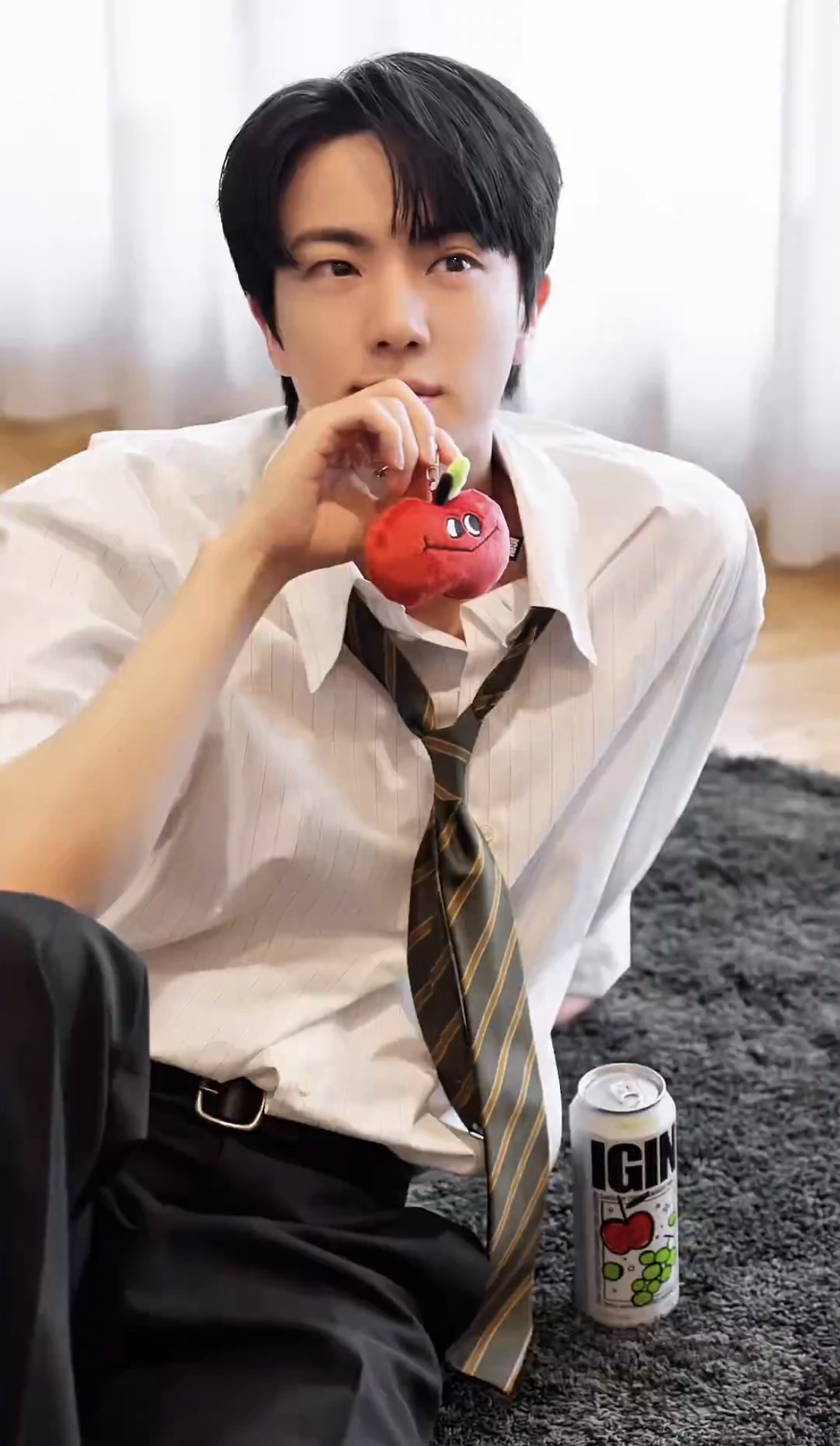 Fandom-recommended wallpaper image of Jin (BTS)