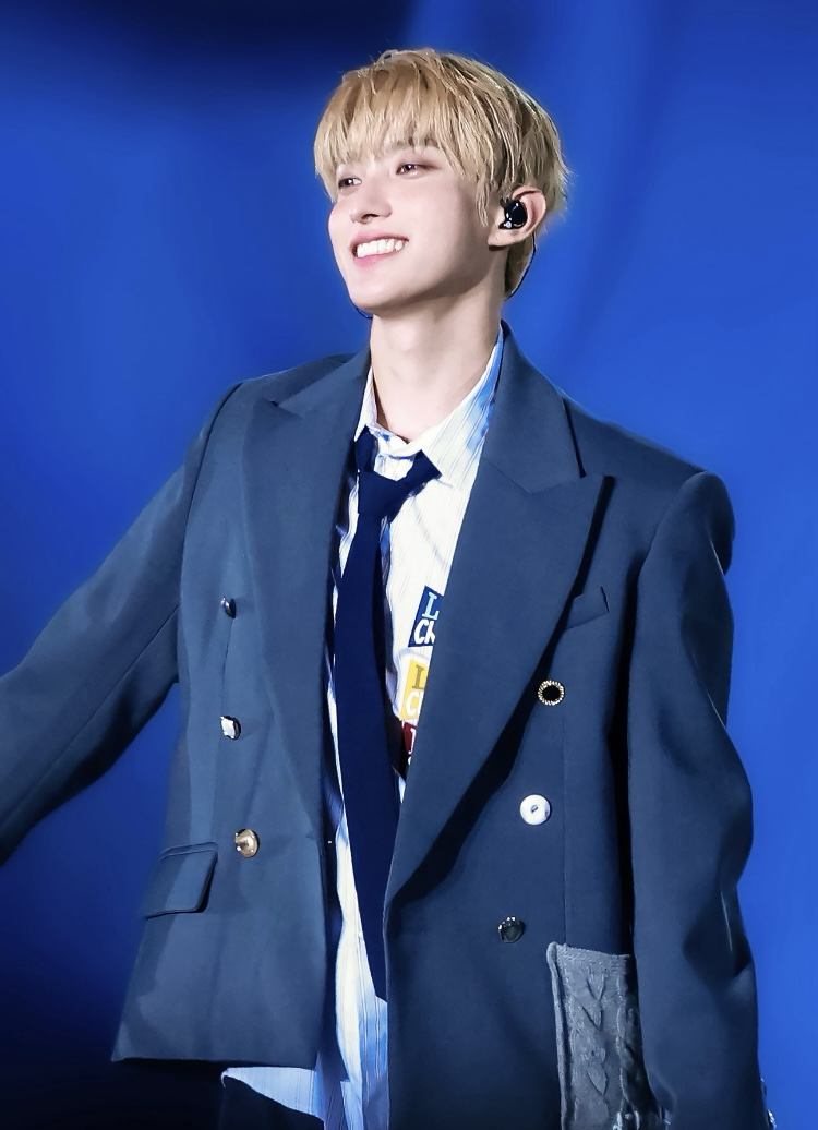 DK (SEVENTEEN)的最新照片