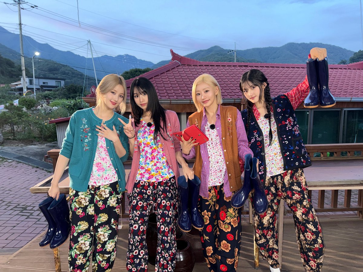 Recent activity shot of KISS OF LIFE