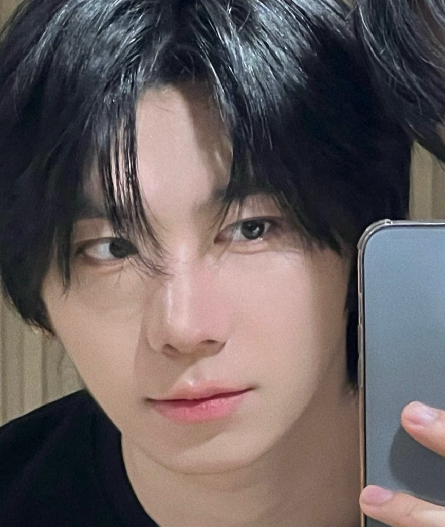 Behind-the-scenes cut of Park Han (AHOF)