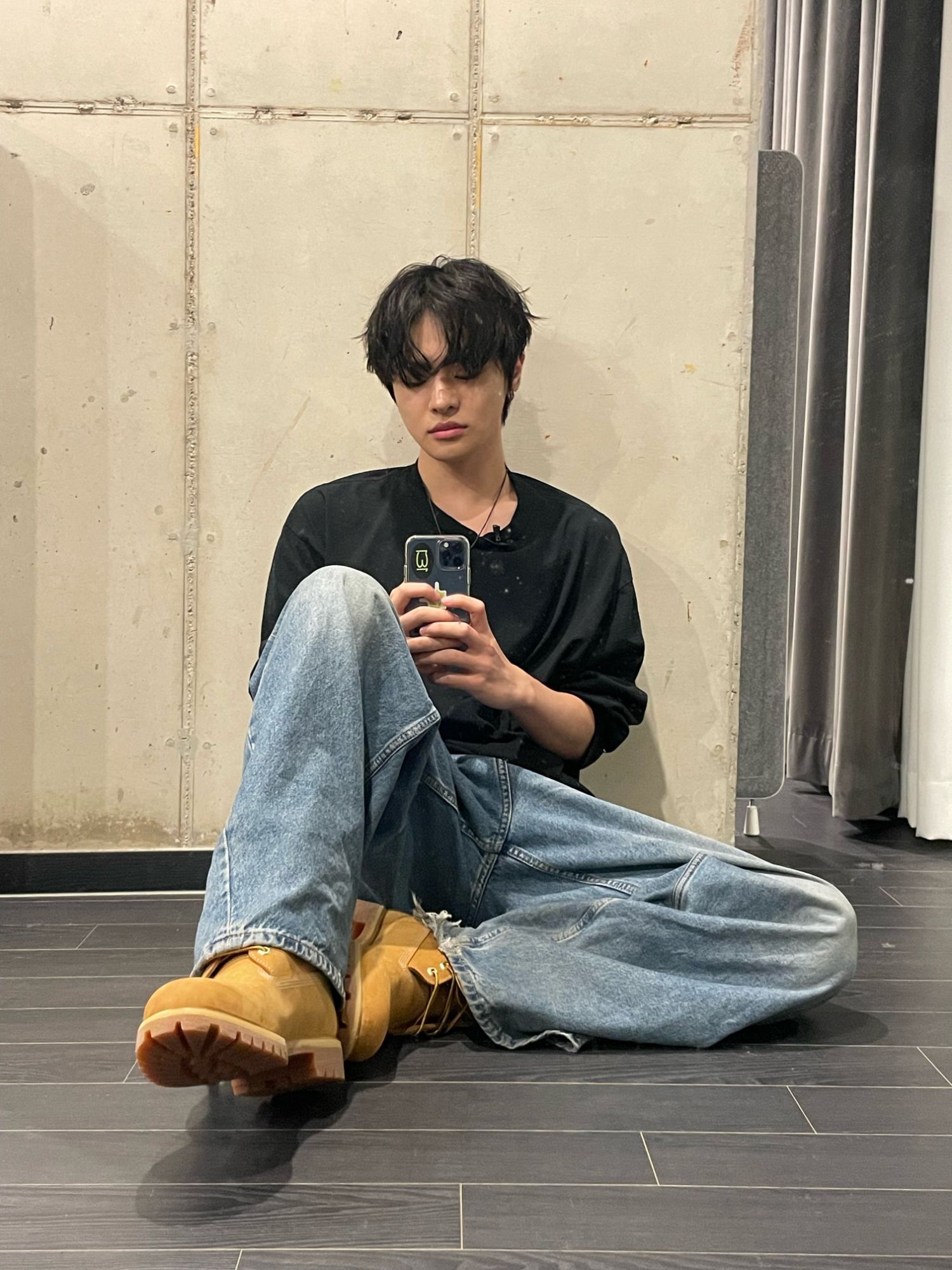 A moment captured by Lee Leo (ALPHA DRIVE ONE)'s fan