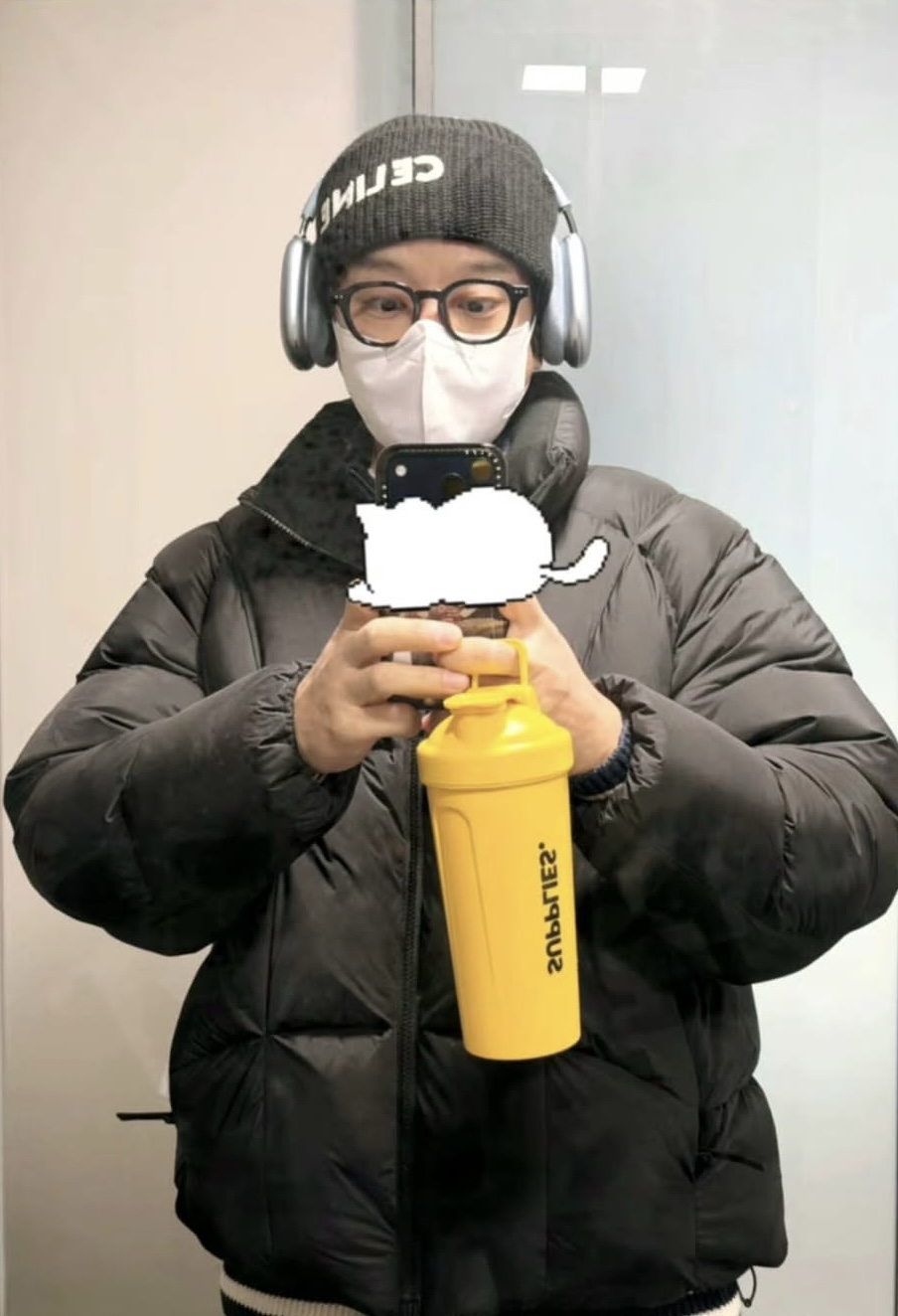 Recent activity shot of Hwang Chiyeol