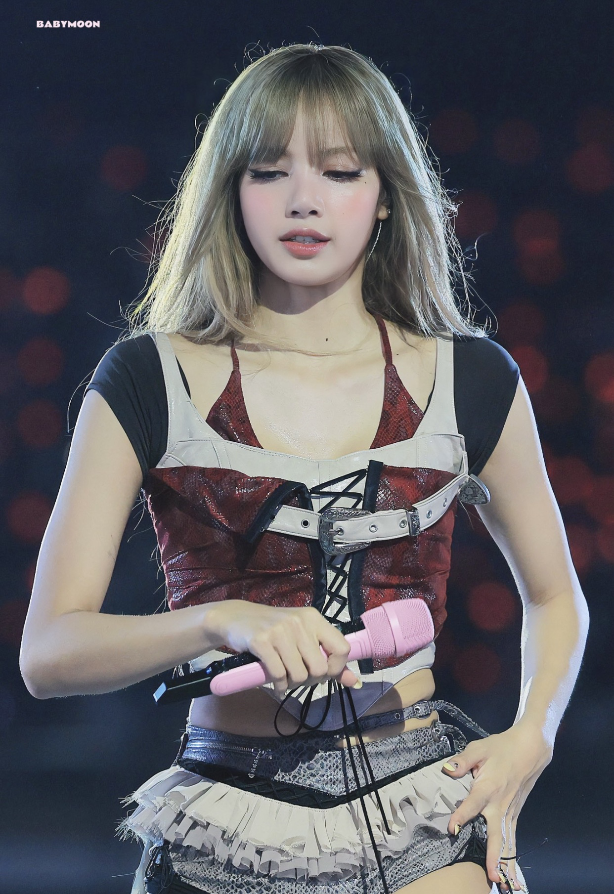 Lisa (BLACKPINK)的最新照片