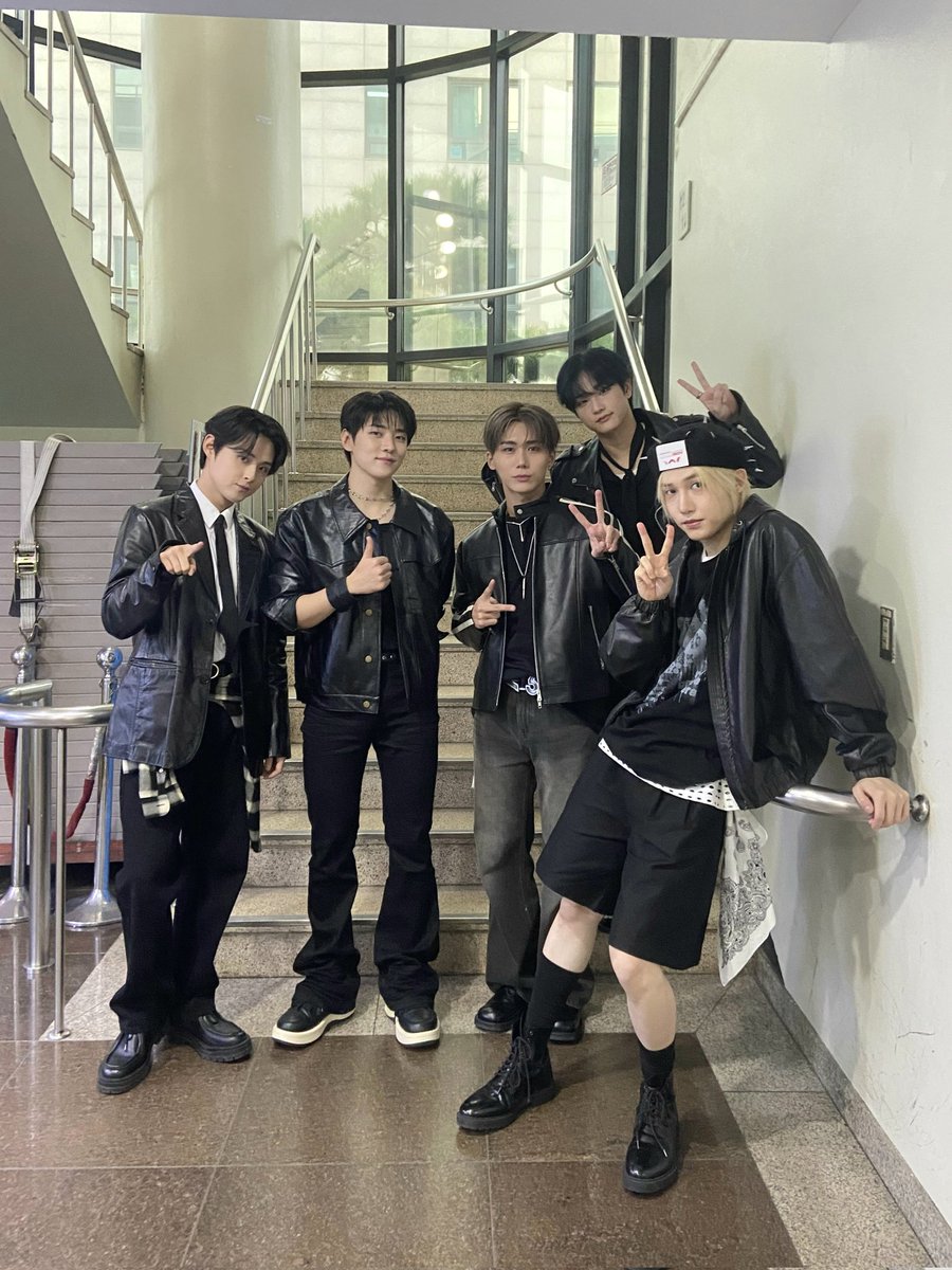 Behind-the-scenes cut of DKZ