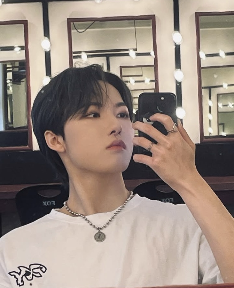 Behind-the-scenes cut of Junghoon (Xikers)
