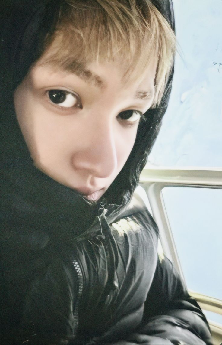 A moment captured by Martin (CORTIS)'s fan