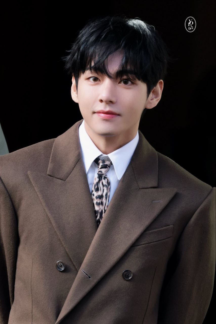 뷔 (방탄소년단)의 비하인드 컷