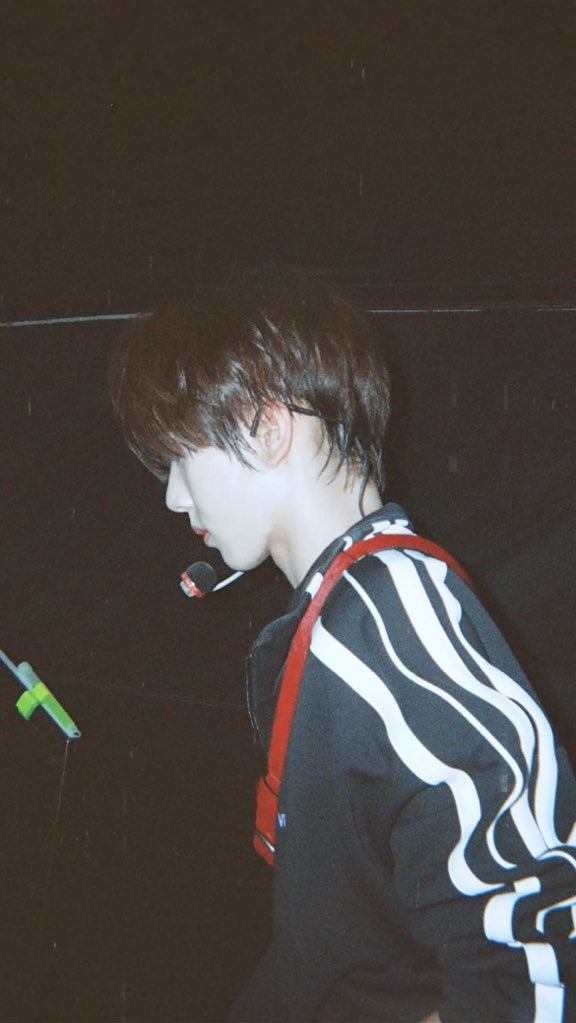 Behind-the-scenes cut of Han Yujin (ZEROBASEONE)