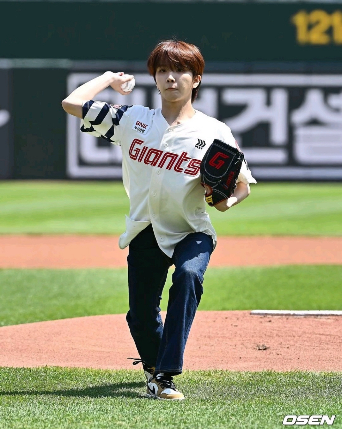 A moment captured by Woonhak (BOYNEXTDOOR)'s fan