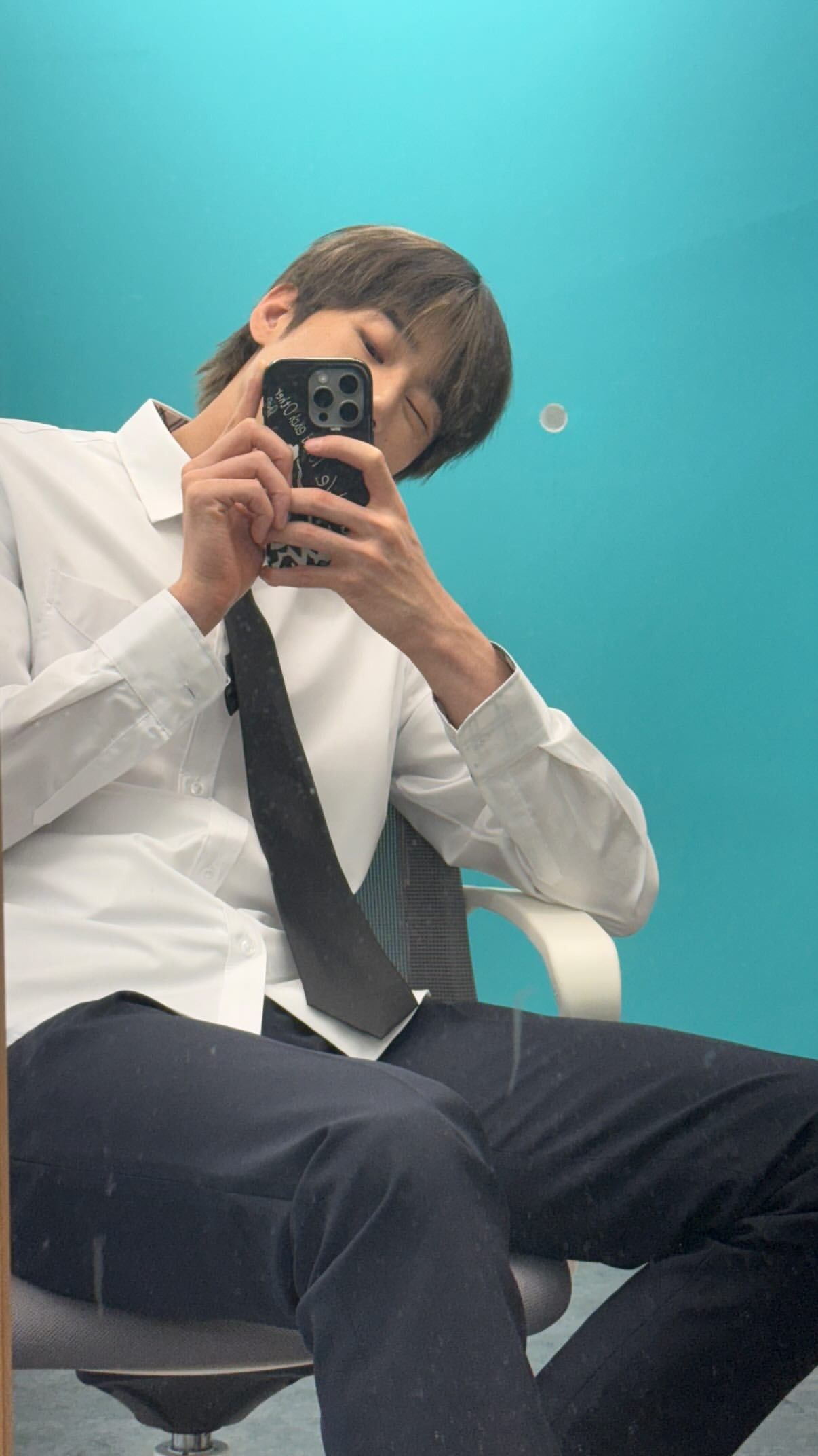 Behind-the-scenes cut of Han Seungwoo