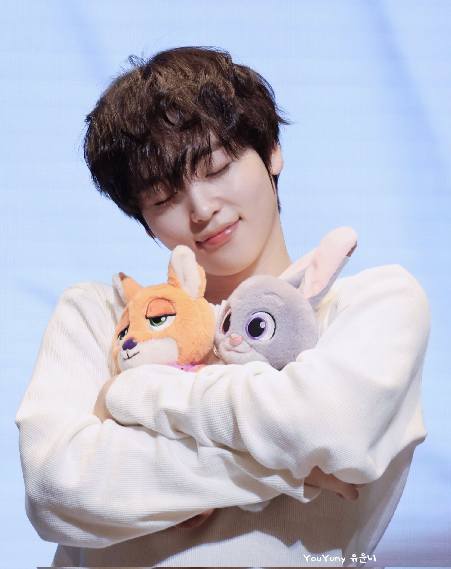 亨俊 (CRAVITY)的最新照片