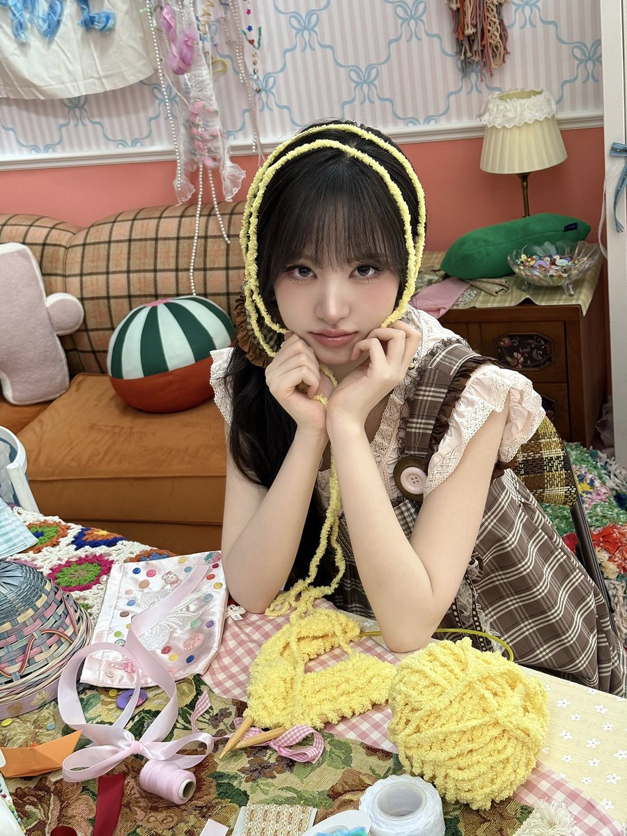 Behind-the-scenes cut of IVE