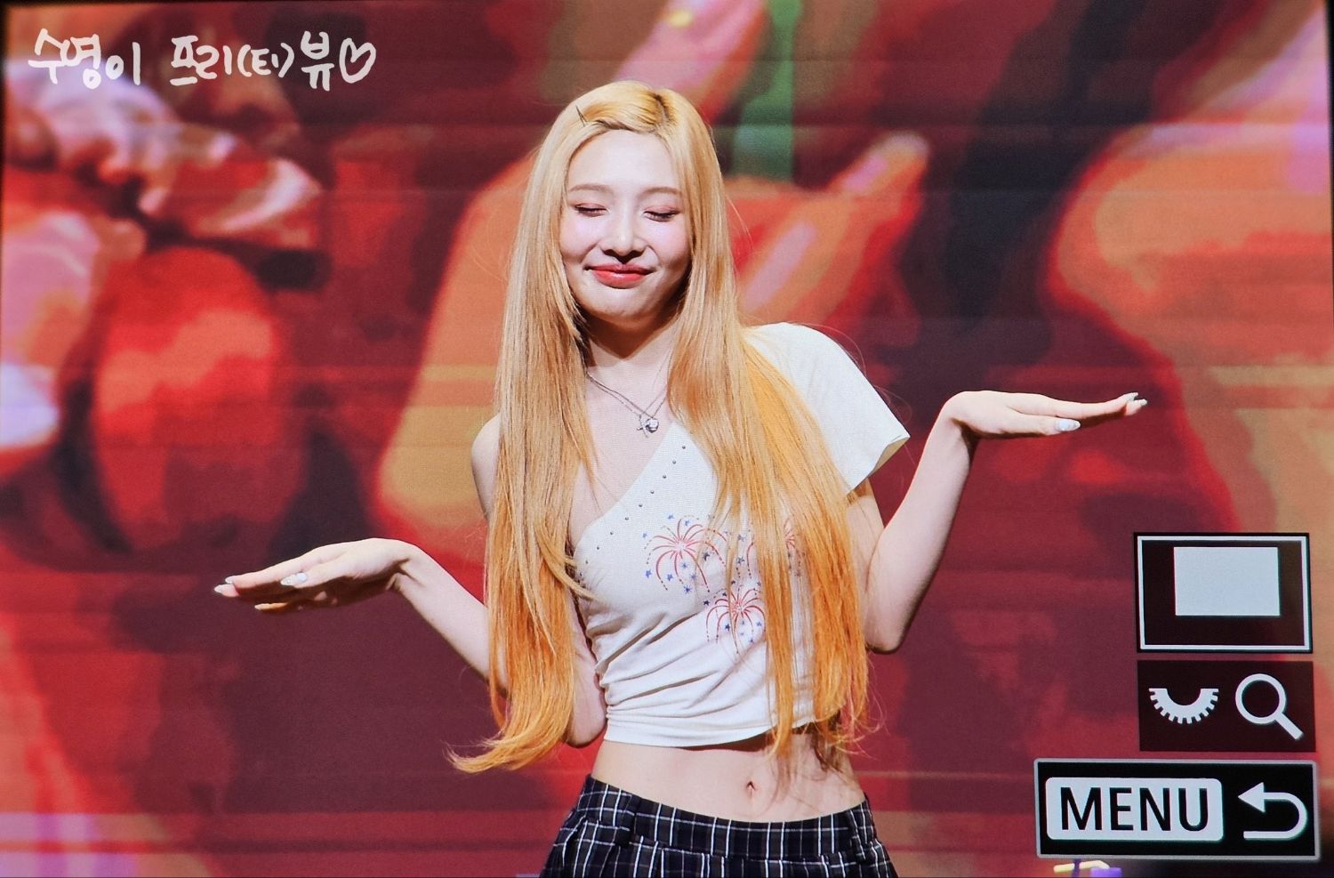 Behind-the-scenes cut of Joy (Red Velvet)