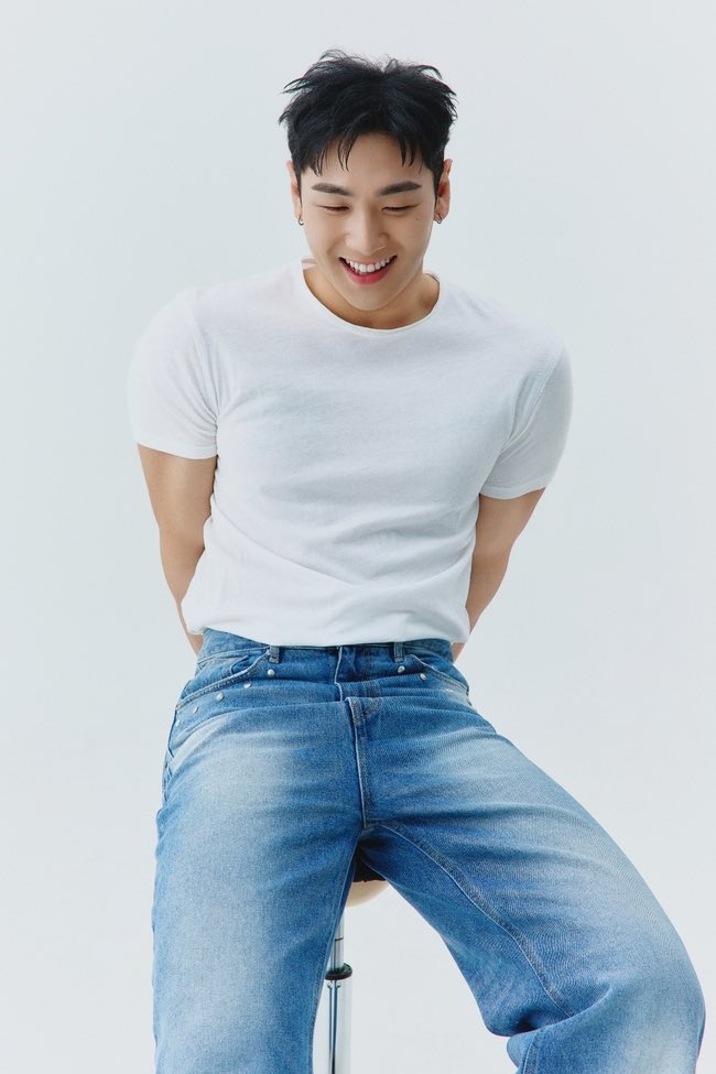 Latest photo of Baekho