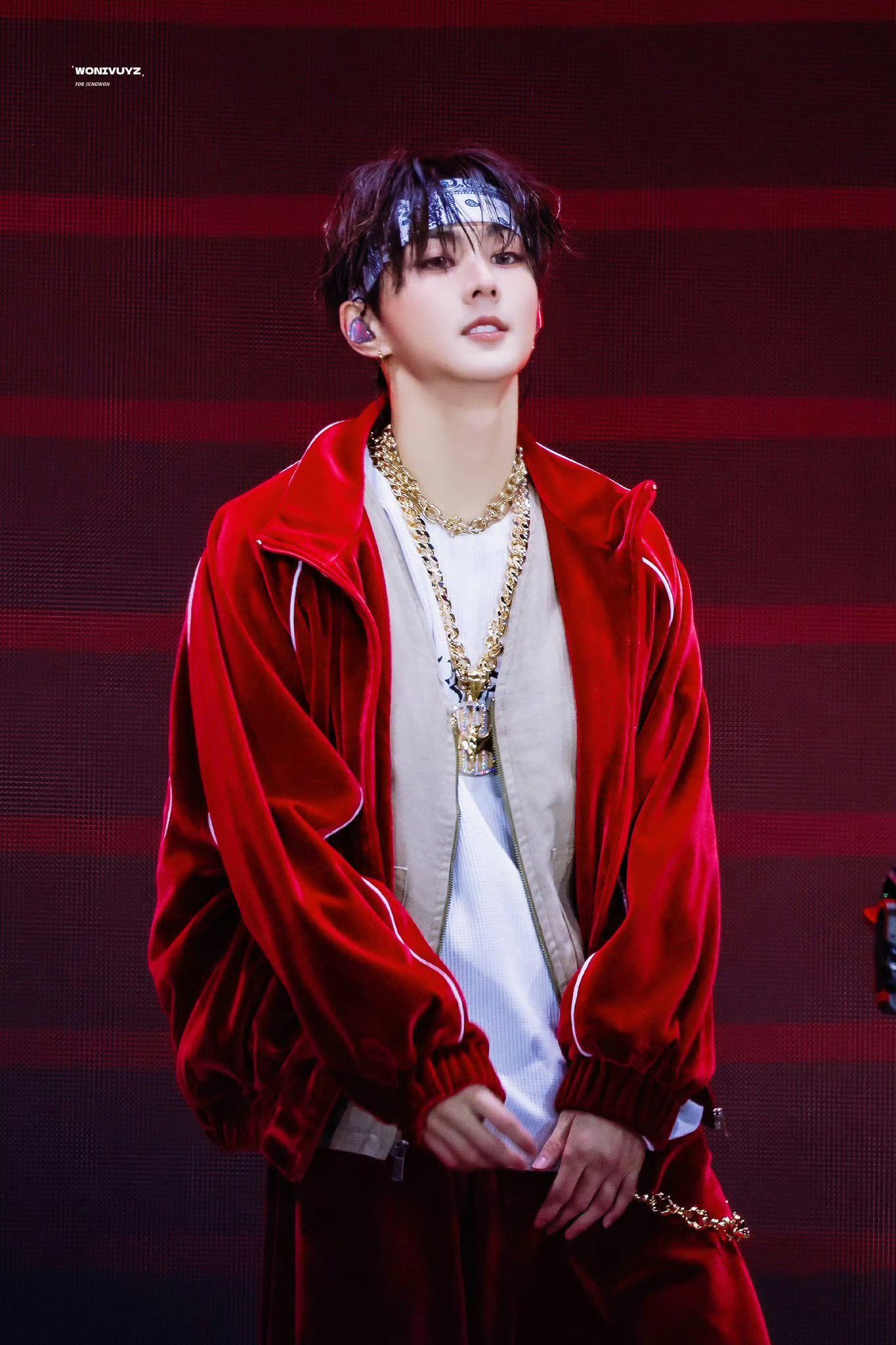 Latest photo of Jungwon (ENHYPEN)