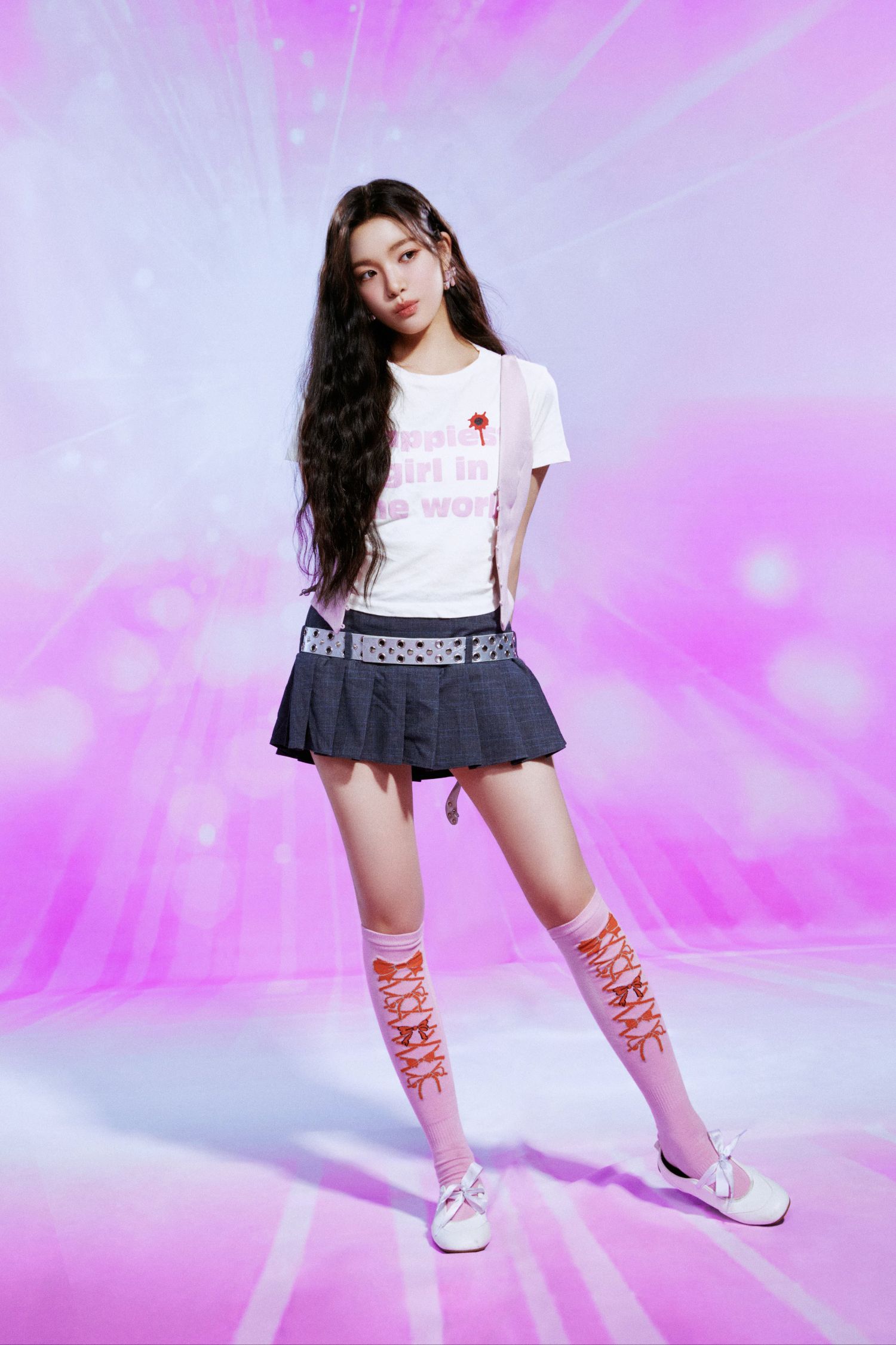 A moment captured by Yuha (Hearts2Hearts)'s fan