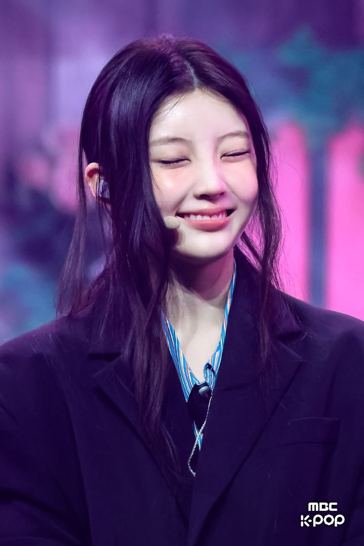 Recent activity shot of Wonhee (ILLIT)