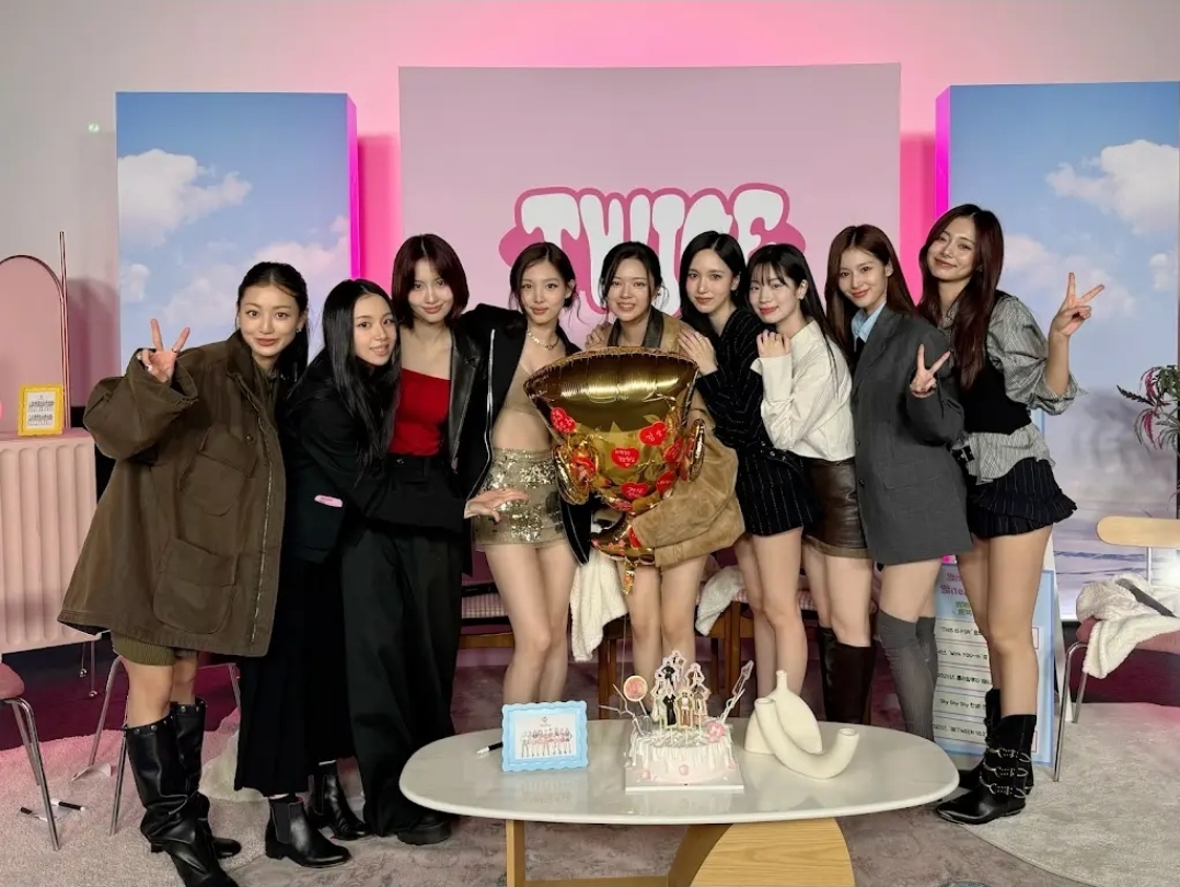 Latest photo of TWICE