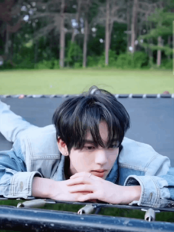 Behind-the-scenes cut of Han Yujin (ZEROBASEONE)