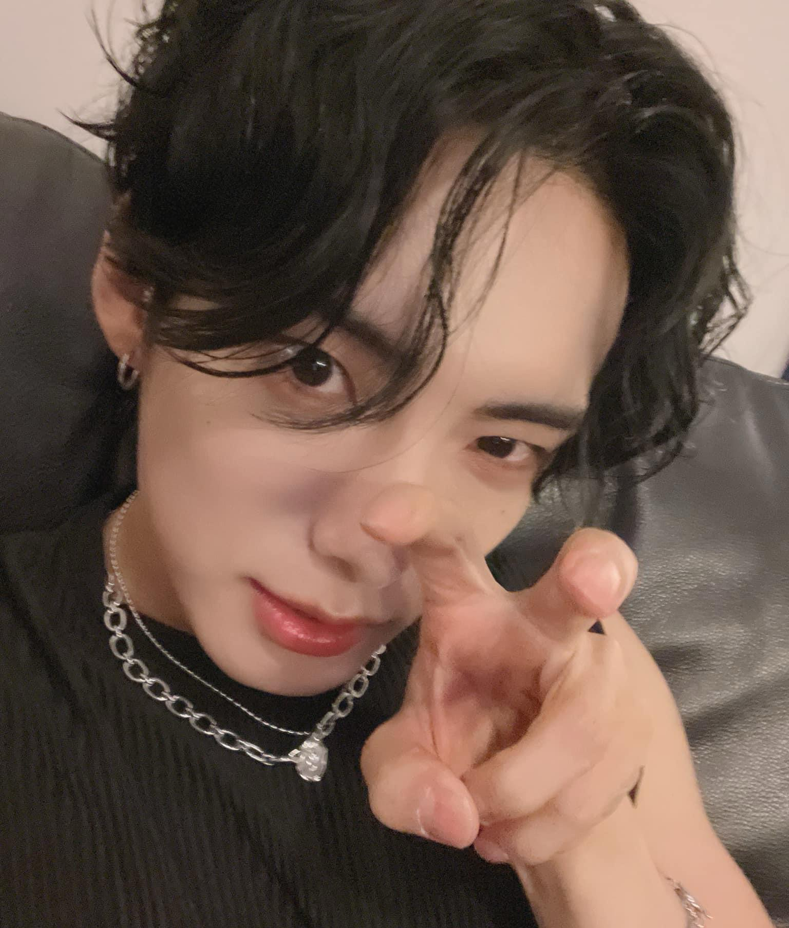 A moment captured by Jun (A.C.E)'s fan