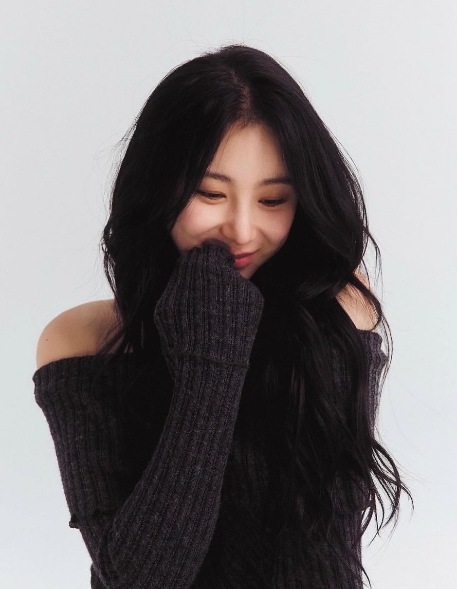 Recent activity shot of Lee Chaeyeon