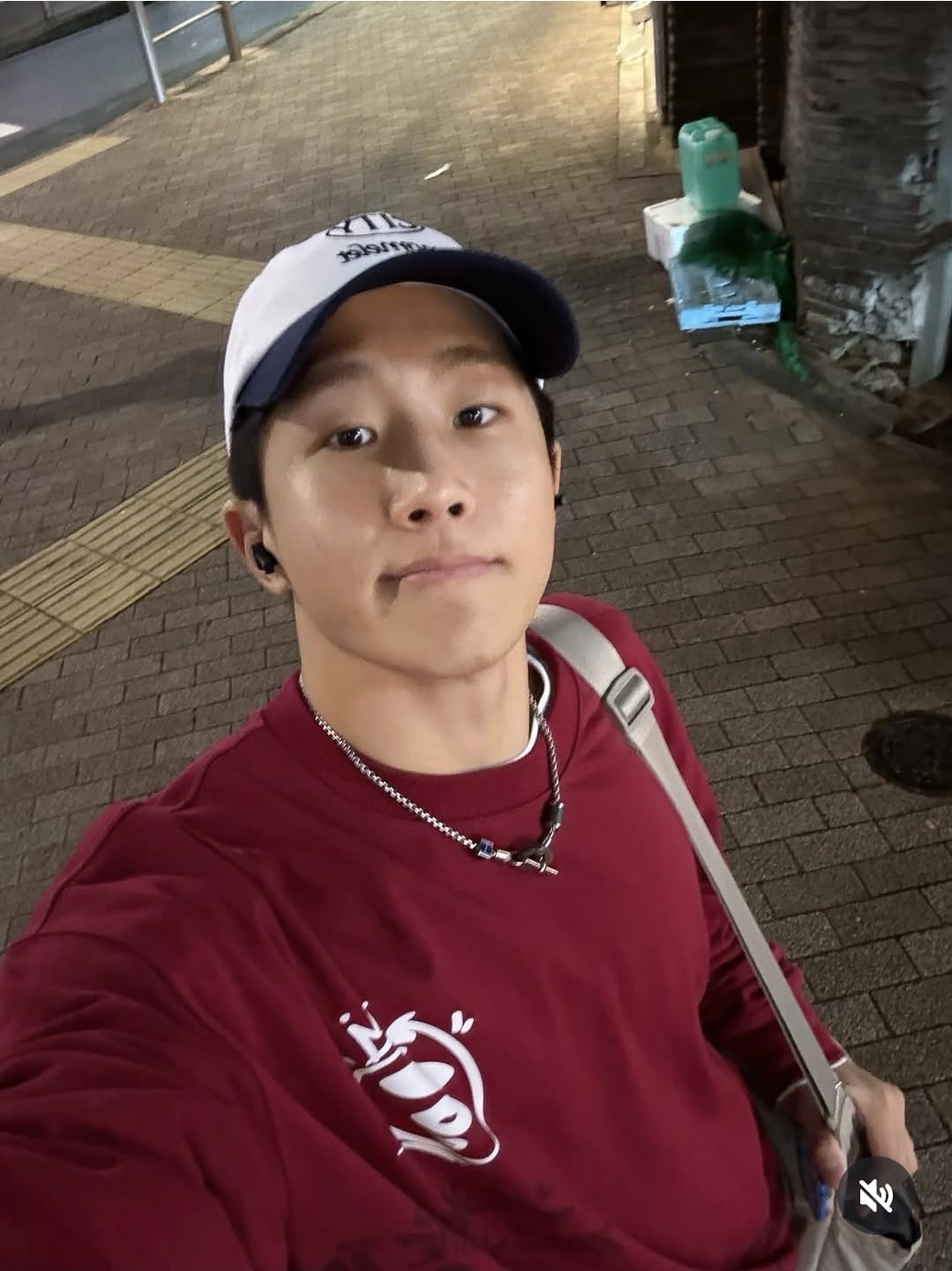 Behind-the-scenes cut of Jinjin (ASTRO)