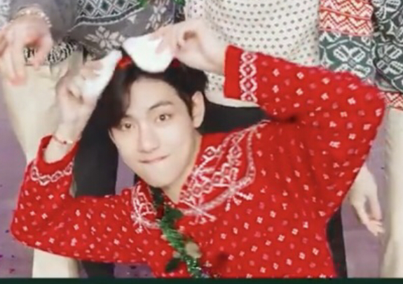 뷔 (방탄소년단)의 비하인드 컷