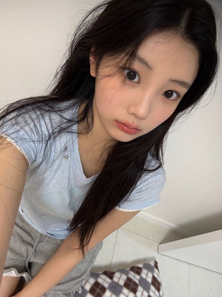 Behind-the-scenes cut of Wonhee (ILLIT)