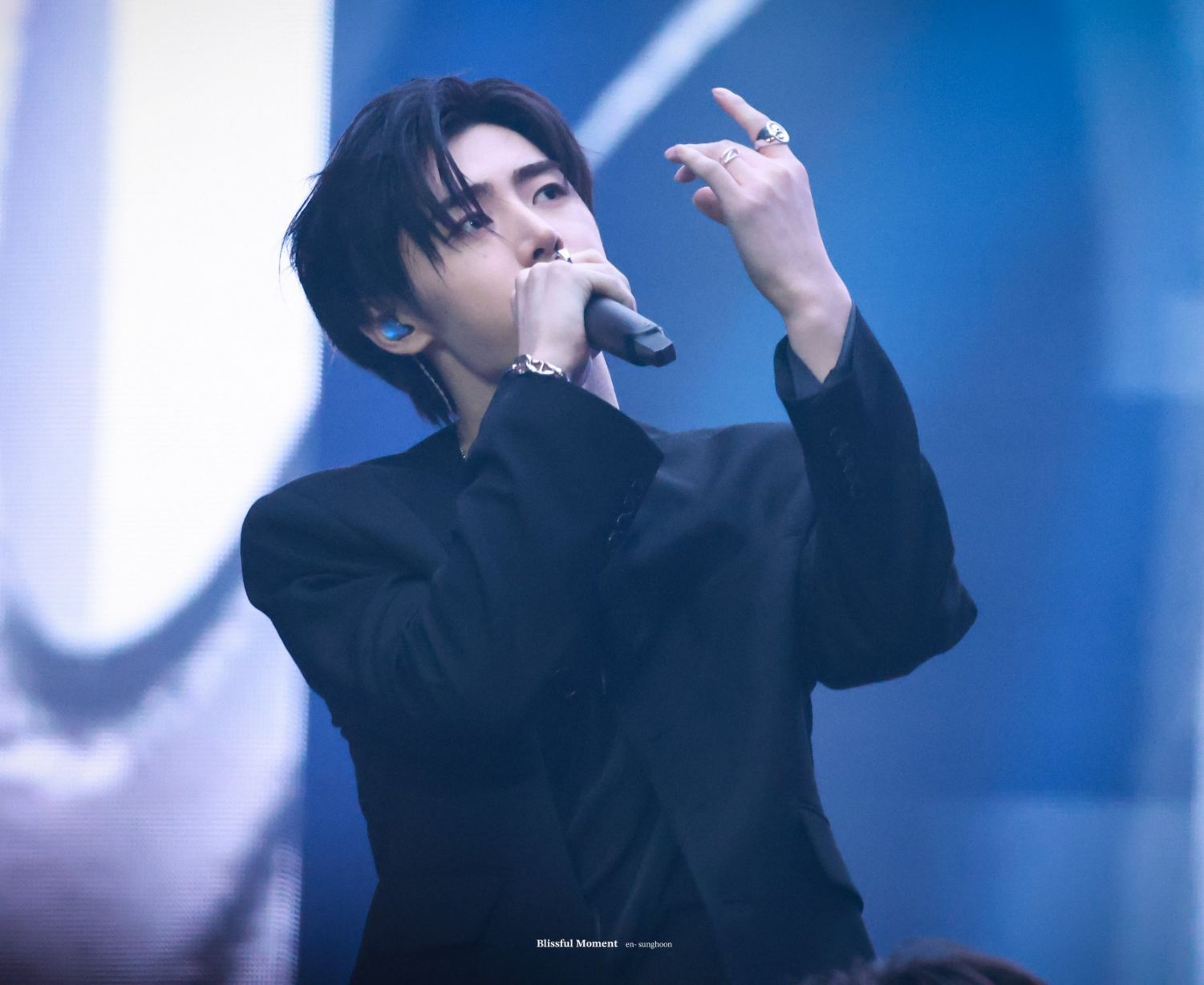 성훈 (ENHYPEN) 최근 활동샷