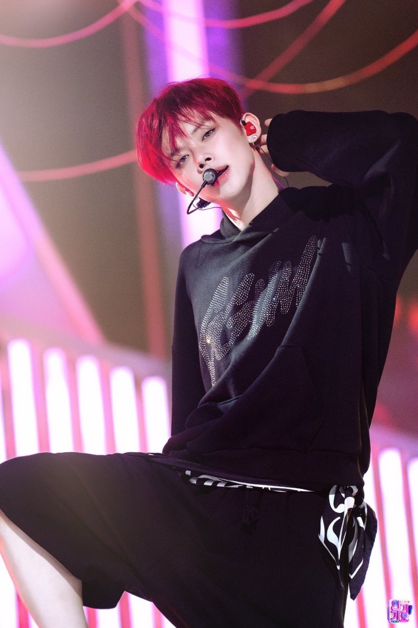 A moment captured by Secret Garden's fan