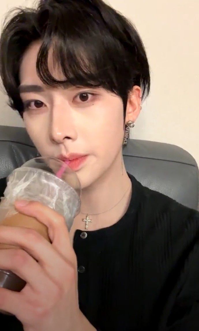 Latest photo of Ricky (ZEROBASEONE)